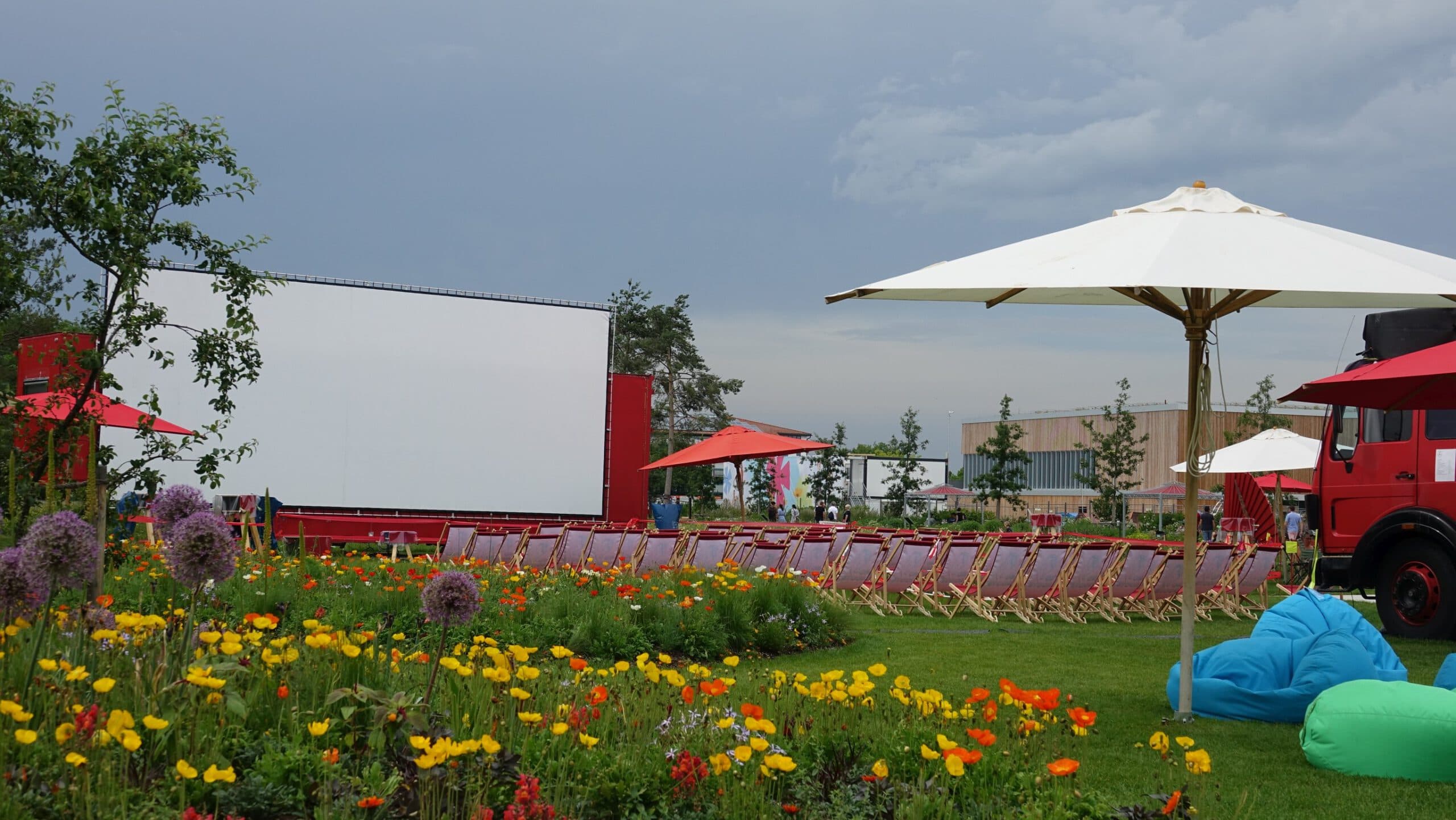 44 m² Open-Air-Kino - NO ROOTS FAMILY TRUCK